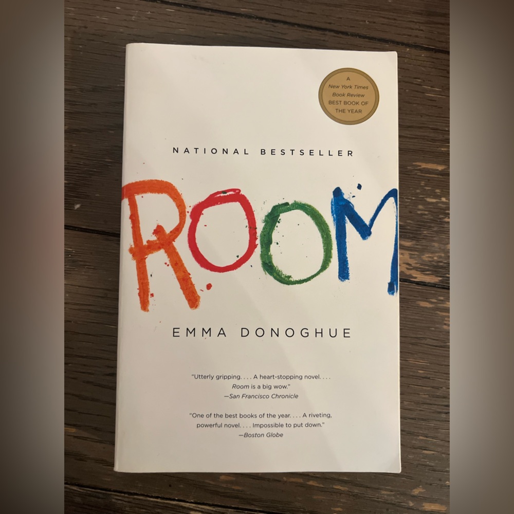 📚BUY 2 GET 1 FREE Room by Emma Donoghue